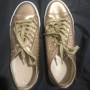 Restricted Women's 8.5 Rose Gold Cut Out Shoes HOT